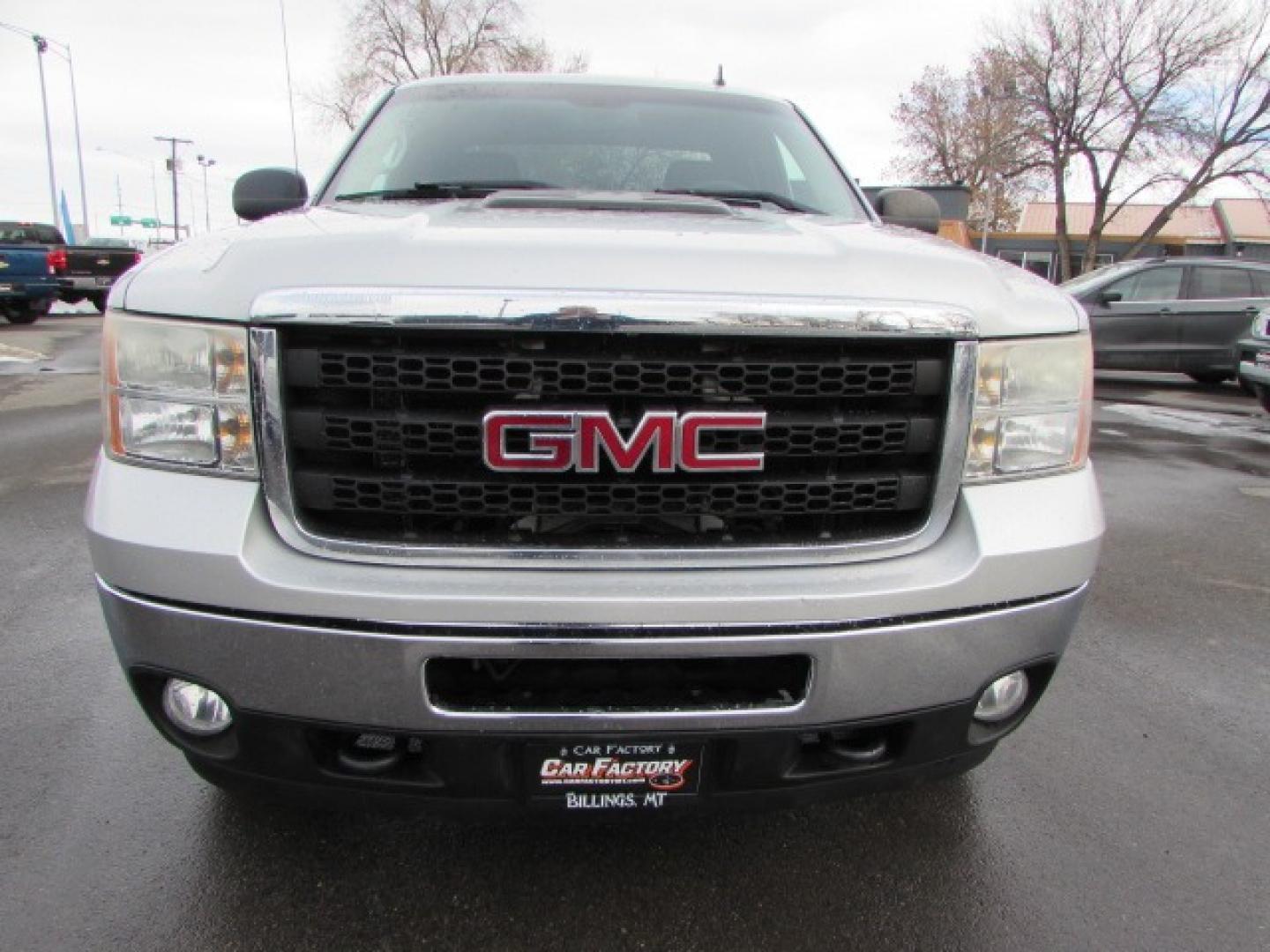 2011 Silver /Gray GMC Sierra 2500HD SLE (1GT220CG1BZ) with an 6.0 Gasoline V8 engine, 6 speed automatic transmission, located at 4562 State Avenue, Billings, MT, 59101, (406) 896-9833, 45.769516, -108.526772 - 2011 GMC Sierra 2500HD SLE Ext. Cab 4WD - One owner - Low miles! 6.0 gasoline V8 engine - 6 speed automatic transmission - 4WD - 94,830 miles - Inspected and serviced - copy of inspection and work performed as well as full vehicle history report provided - Financing available! SLE package - du - Photo#5